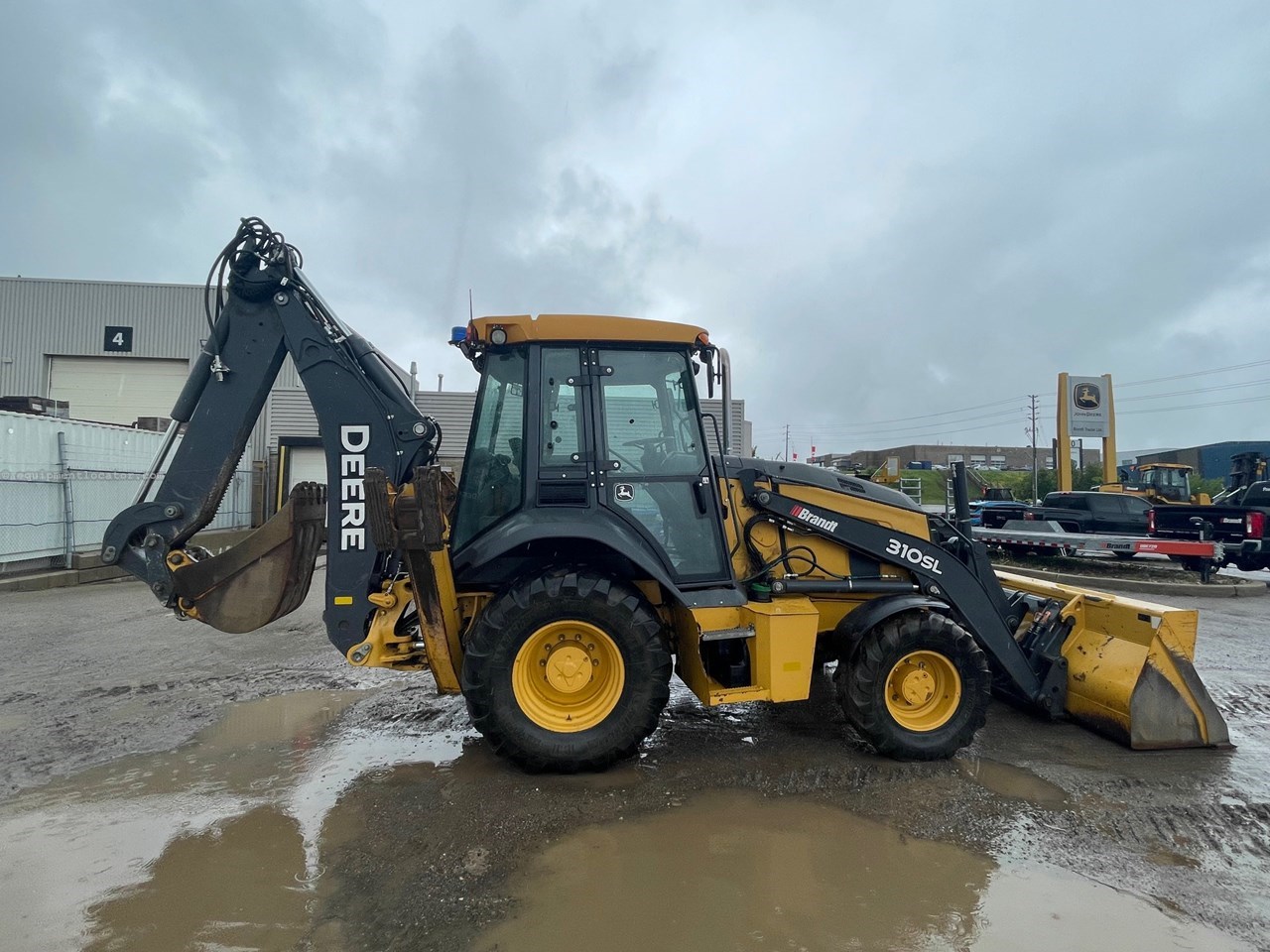 2019 John Deere 310SL Image 4