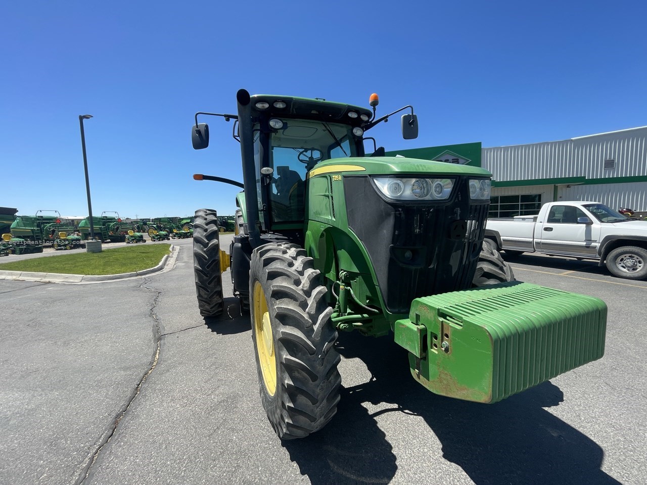2012 John Deere 7215R Image 6