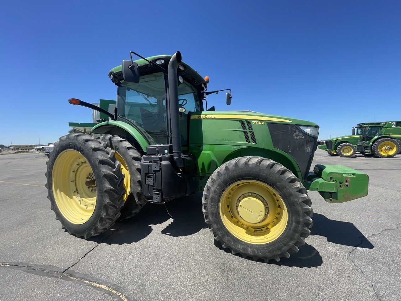 2012 John Deere 7215R Image 8