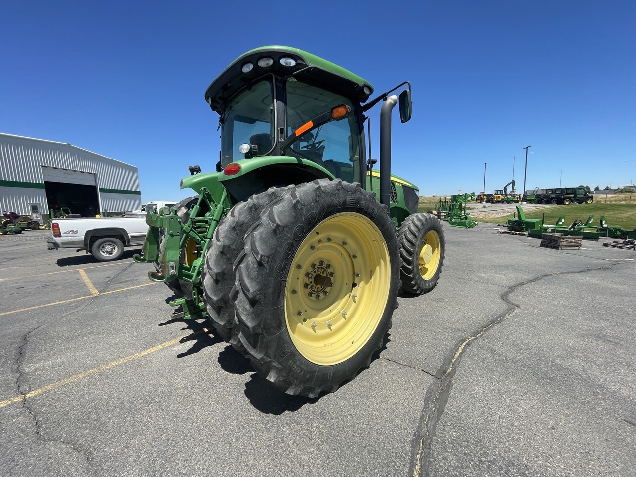 2012 John Deere 7215R Image 12