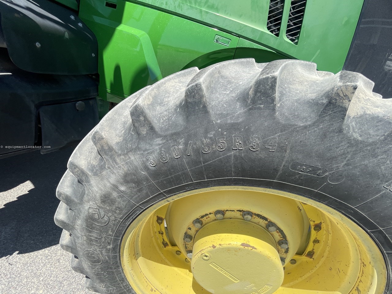 2012 John Deere 7215R Image 27