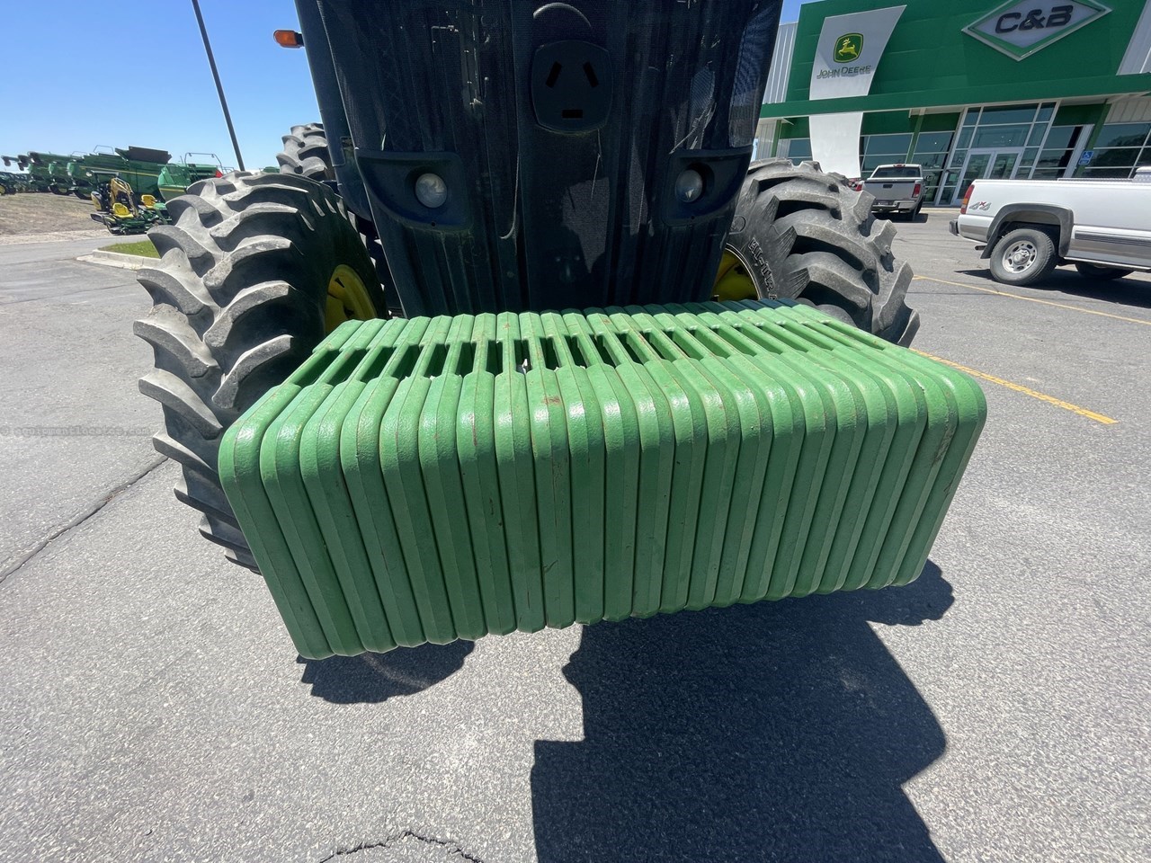 2012 John Deere 7215R Image 28