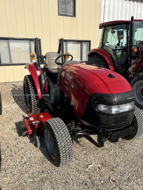 2014 Case IH FARMALL 40C Image 2