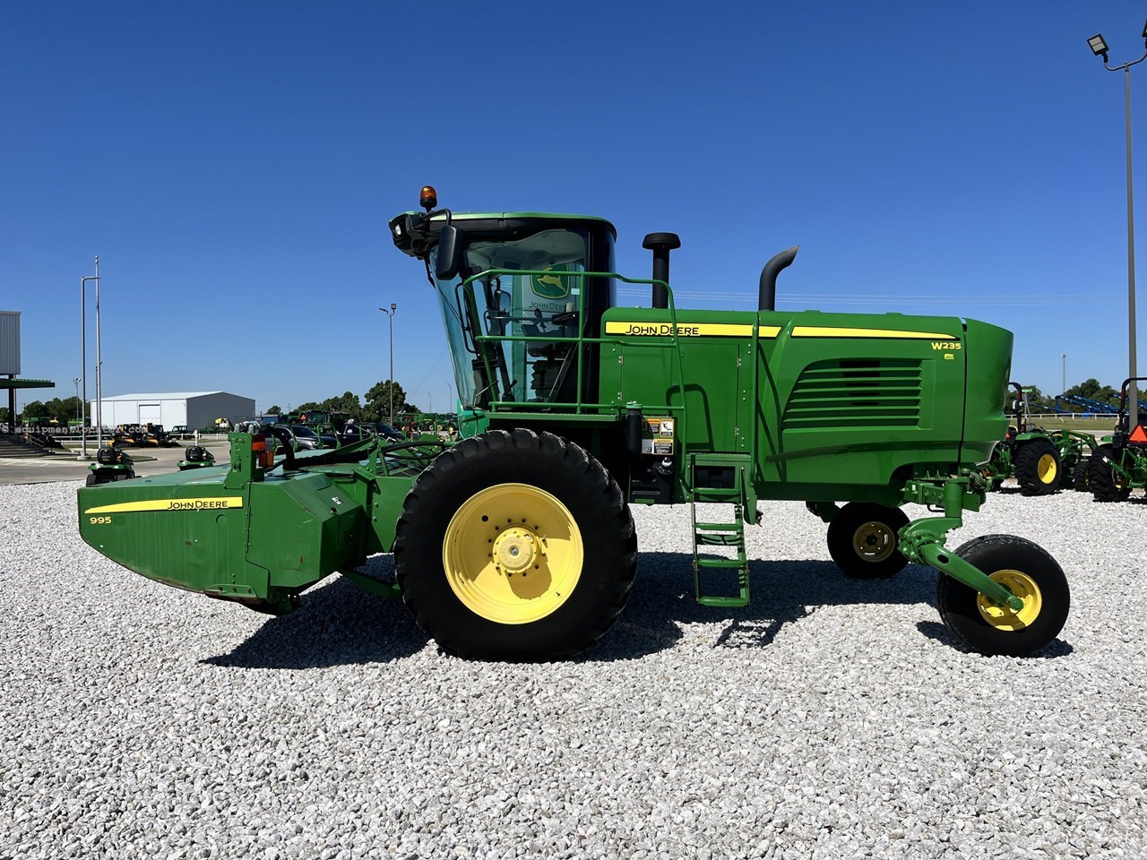 2014 John Deere W235 Image 2