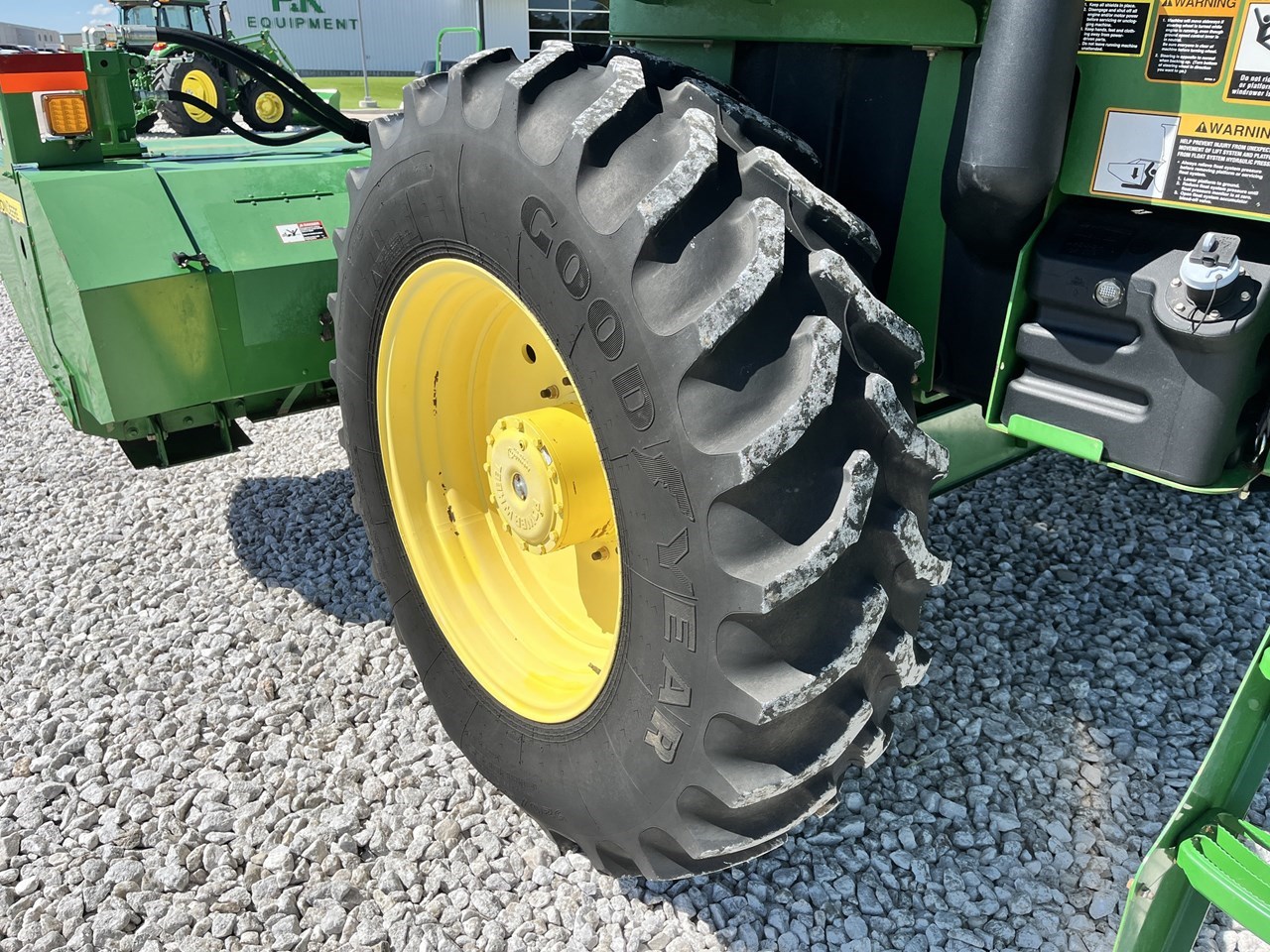 2014 John Deere W235 Image 16