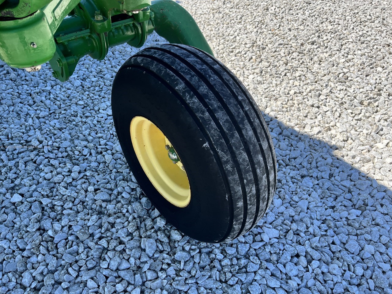 2014 John Deere W235 Image 22