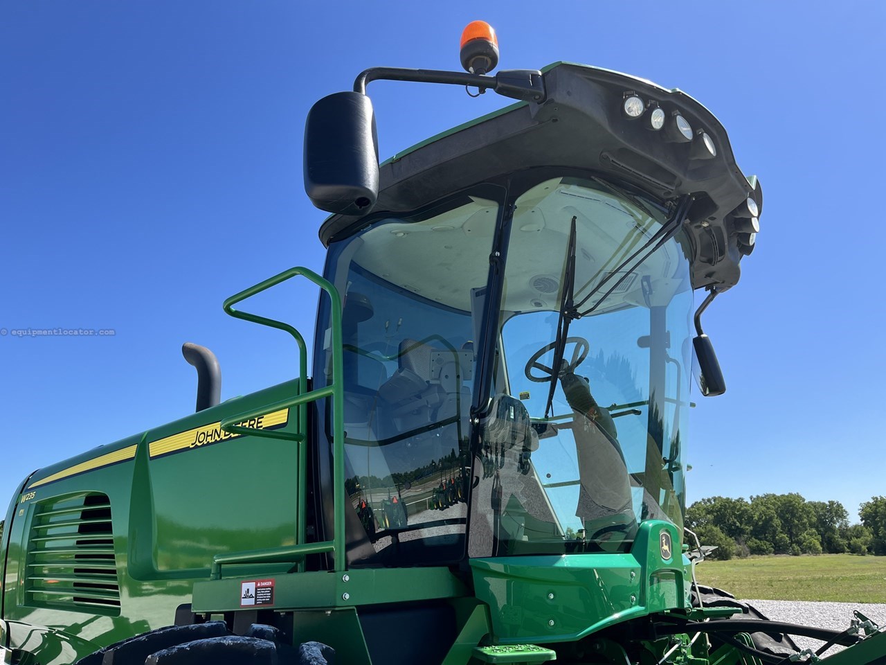 2014 John Deere W235 Image 27