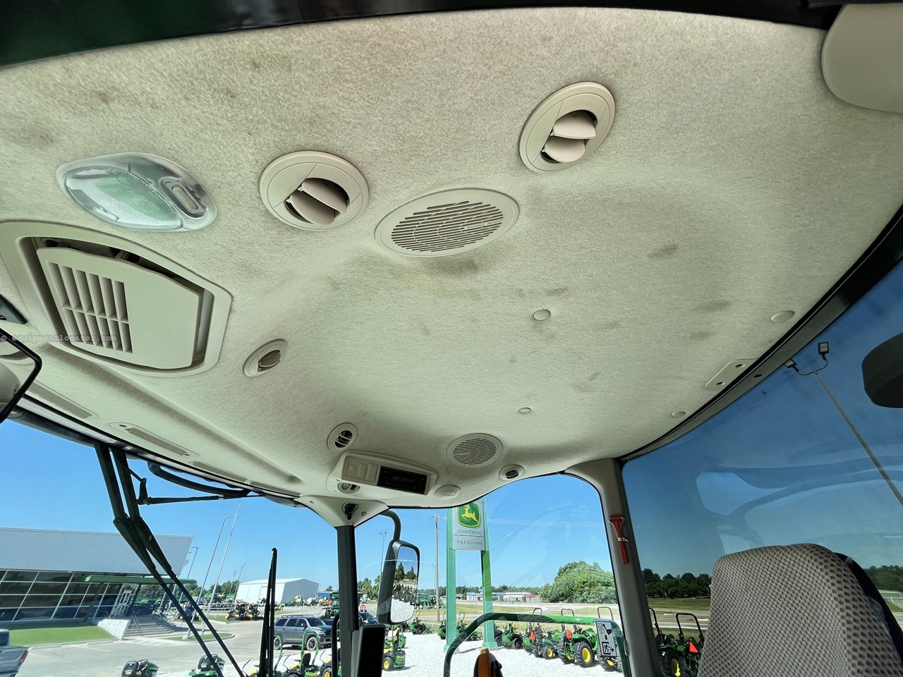 2014 John Deere W235 Image 35