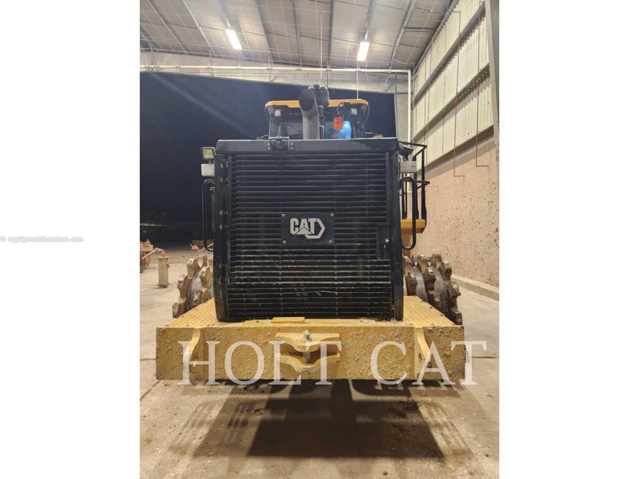 2023 Caterpillar 815 Image 4