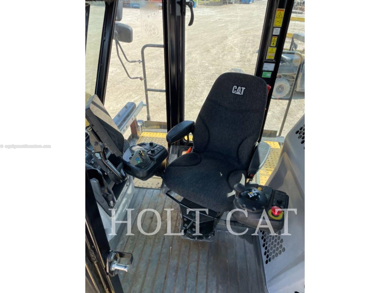 2023 Caterpillar RM400 CAB Image 7