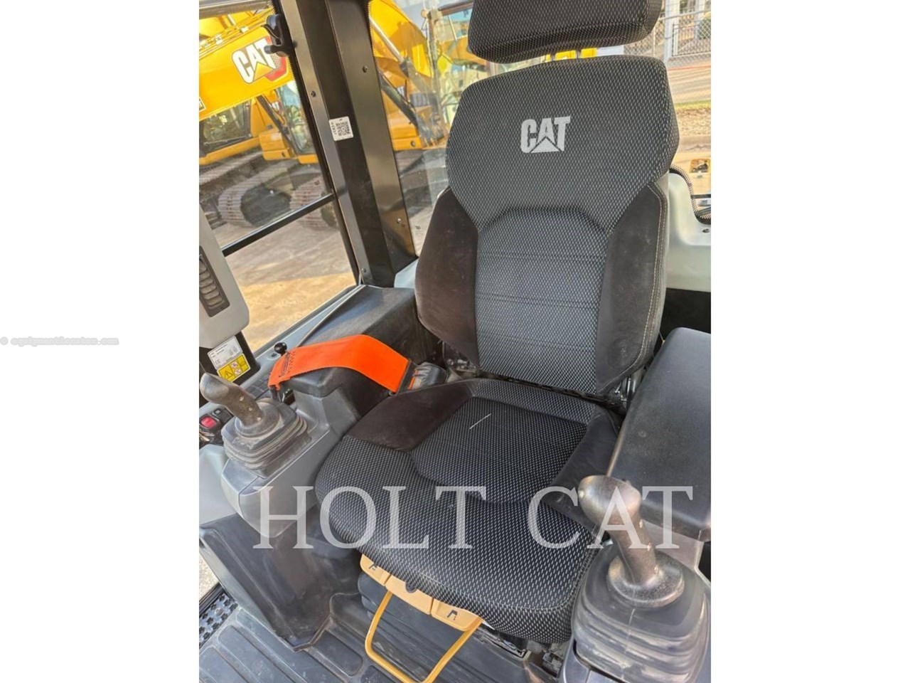 2023 Caterpillar 953 Image 7