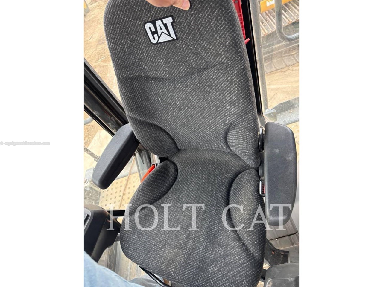 2023 Caterpillar RM400 CAB Image 7