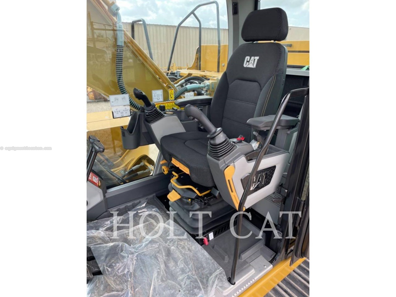 2023 Caterpillar 320 TC Image 6