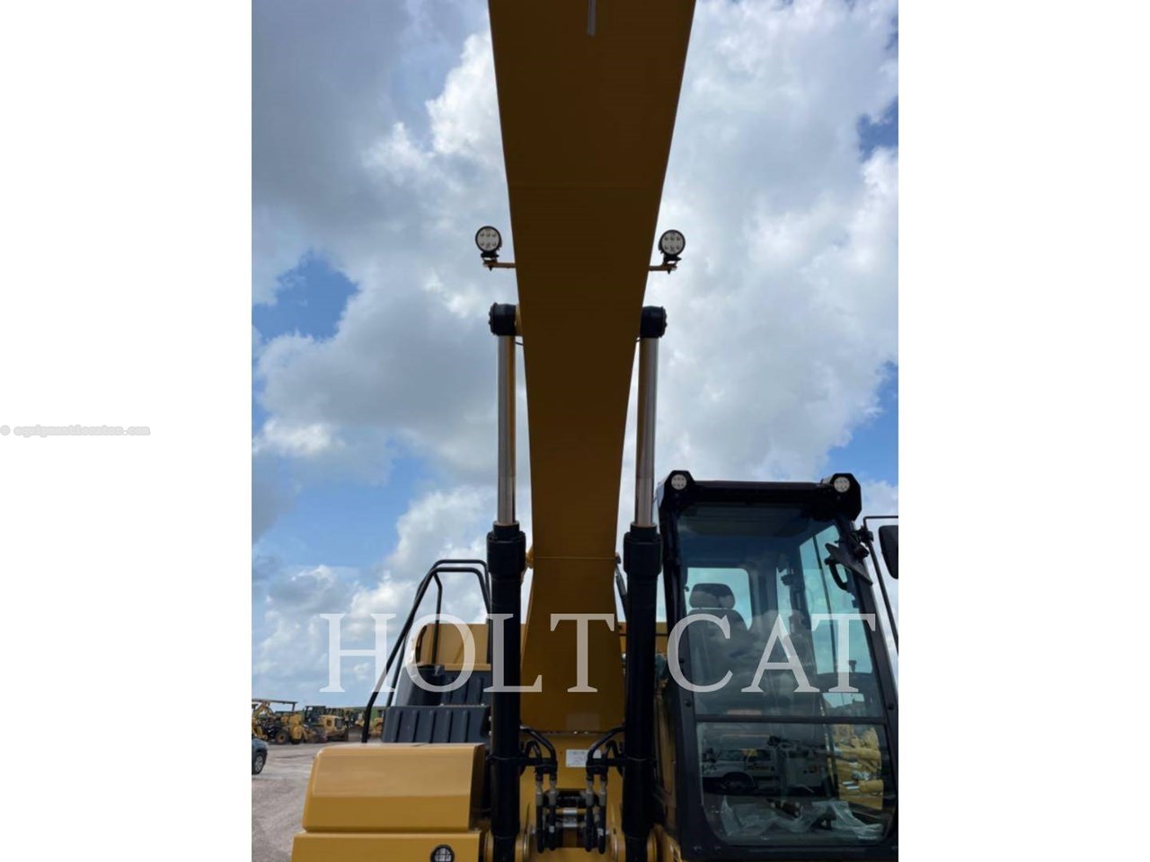 2023 Caterpillar 320 TC Image 8