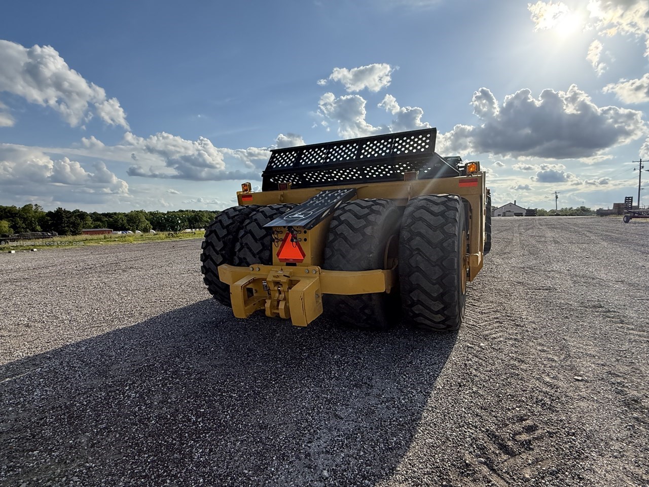 2024 John Deere 2412D E Image 3