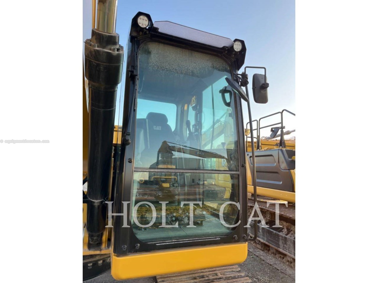 2023 Caterpillar 323 TC Image 9