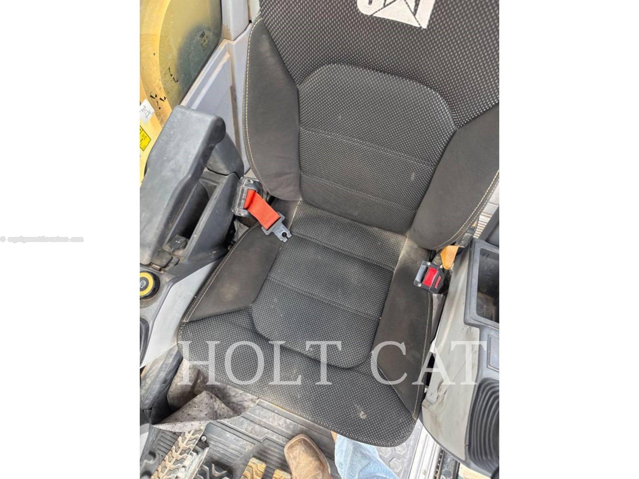 2023 Caterpillar 352 12 TC Image 7