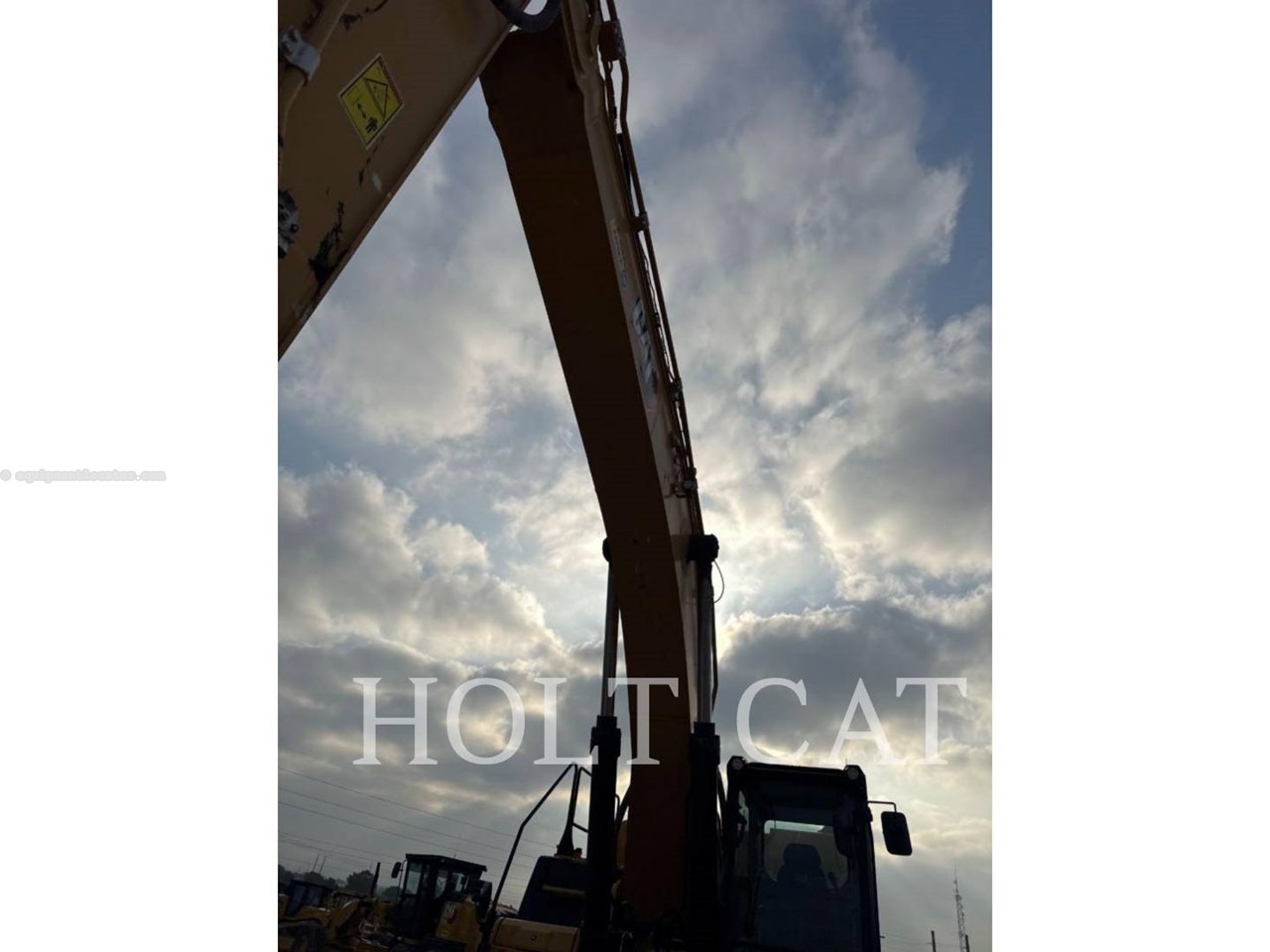 2023 Caterpillar 352 12 TC Image 13