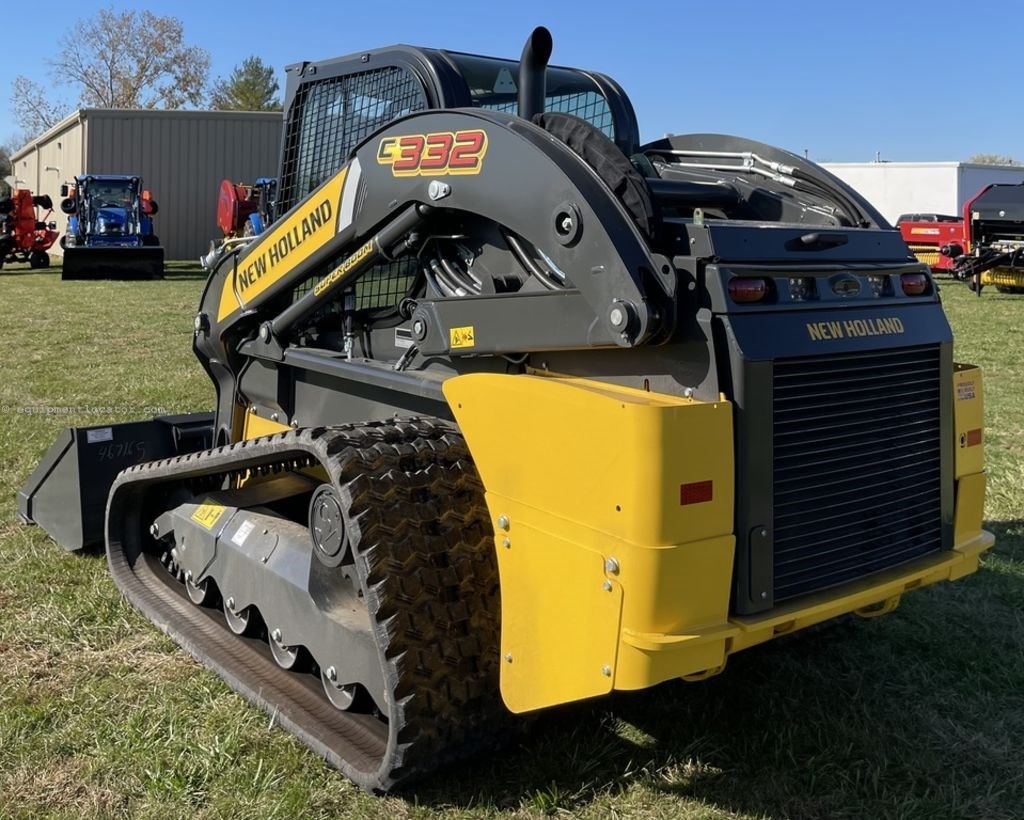 2025 New Holland Compact Track Loaders C332 Image 3