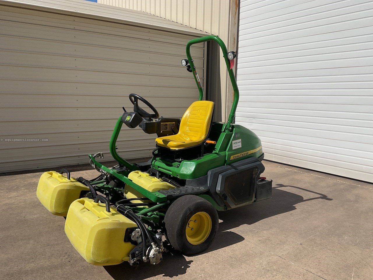 2020 John Deere 2700 Image 2