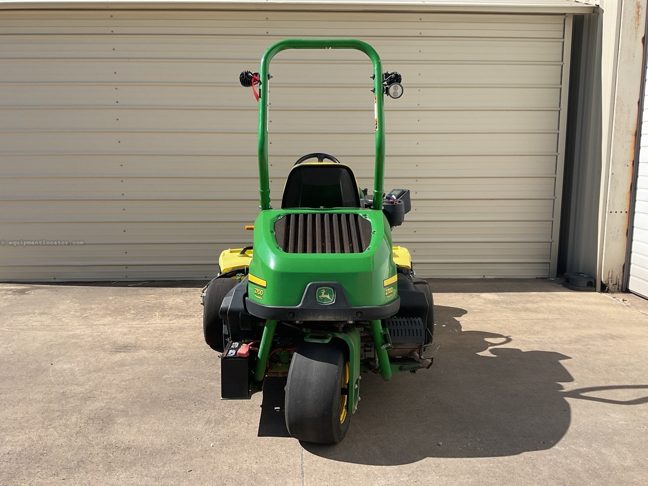 2020 John Deere 2700 Image 8