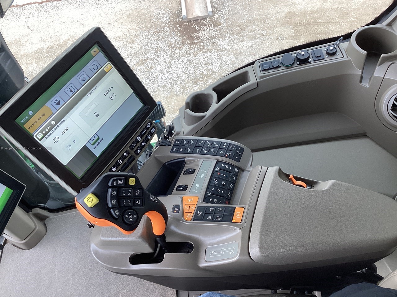 2023 John Deere 800R Image 24