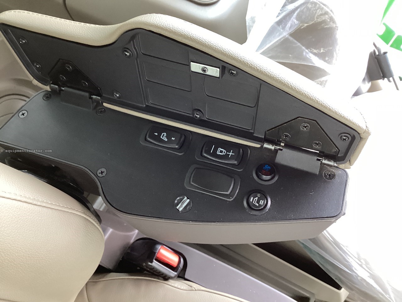 2023 John Deere 800R Image 25