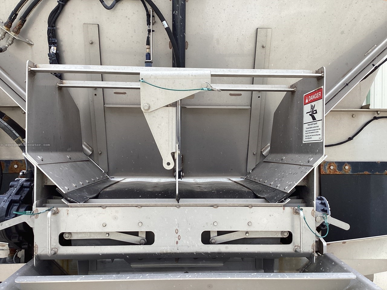 2023 John Deere 800R Image 29