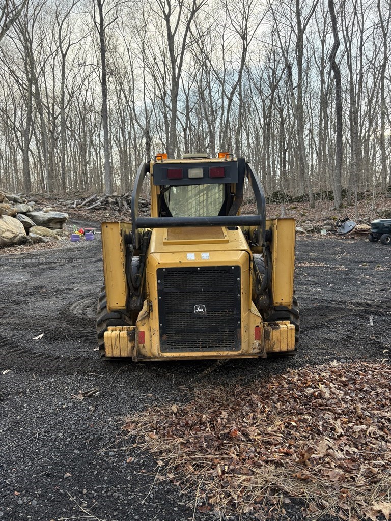 2006 John Deere 332 Image 4