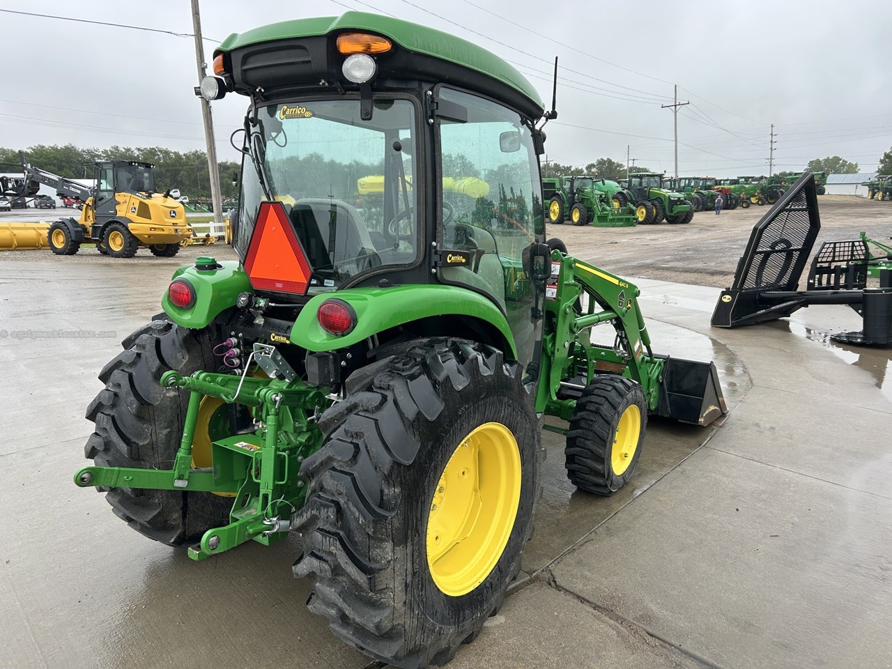 2022 John Deere 4066R Image 4