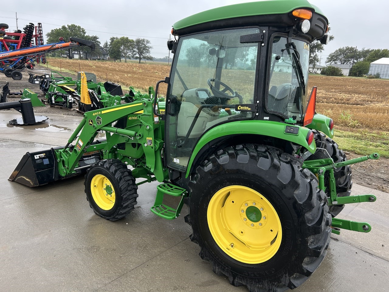 2022 John Deere 4066R Image 5
