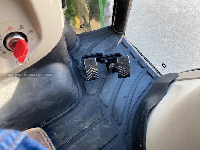 2022 John Deere 4066R Image 14