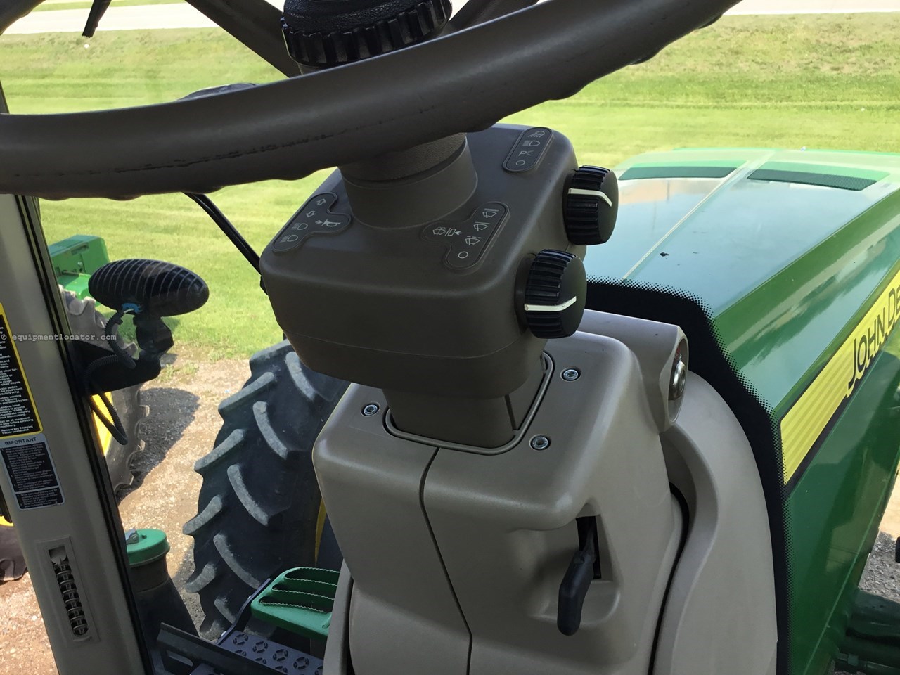 2014 John Deere 8245R Image 12