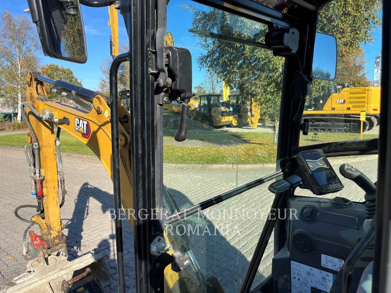 2019 Caterpillar 301.8-05 Image 7