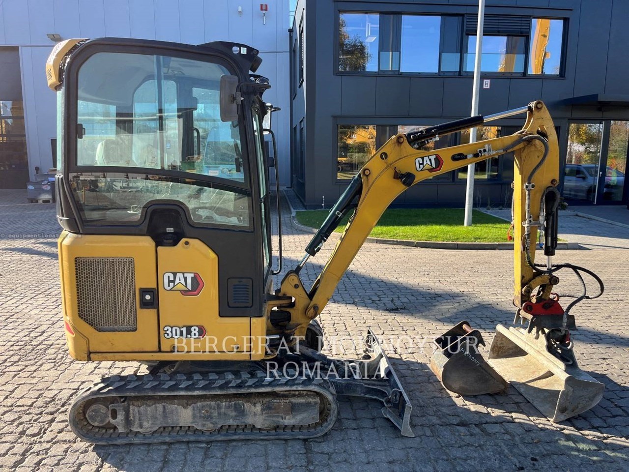 2019 Caterpillar 301.8-05 Image 9