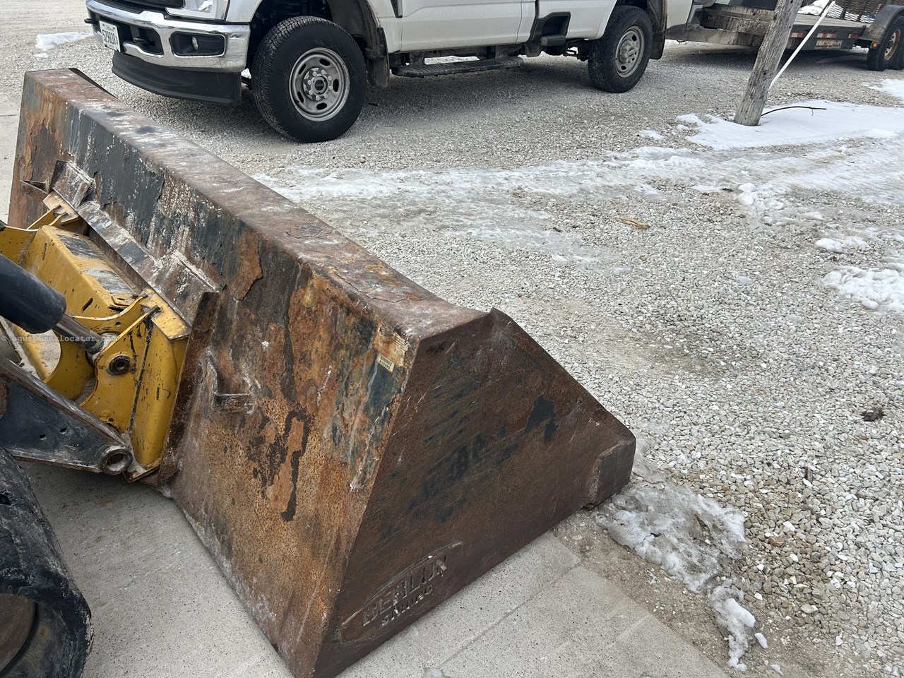 2022 John Deere 331G Image 14