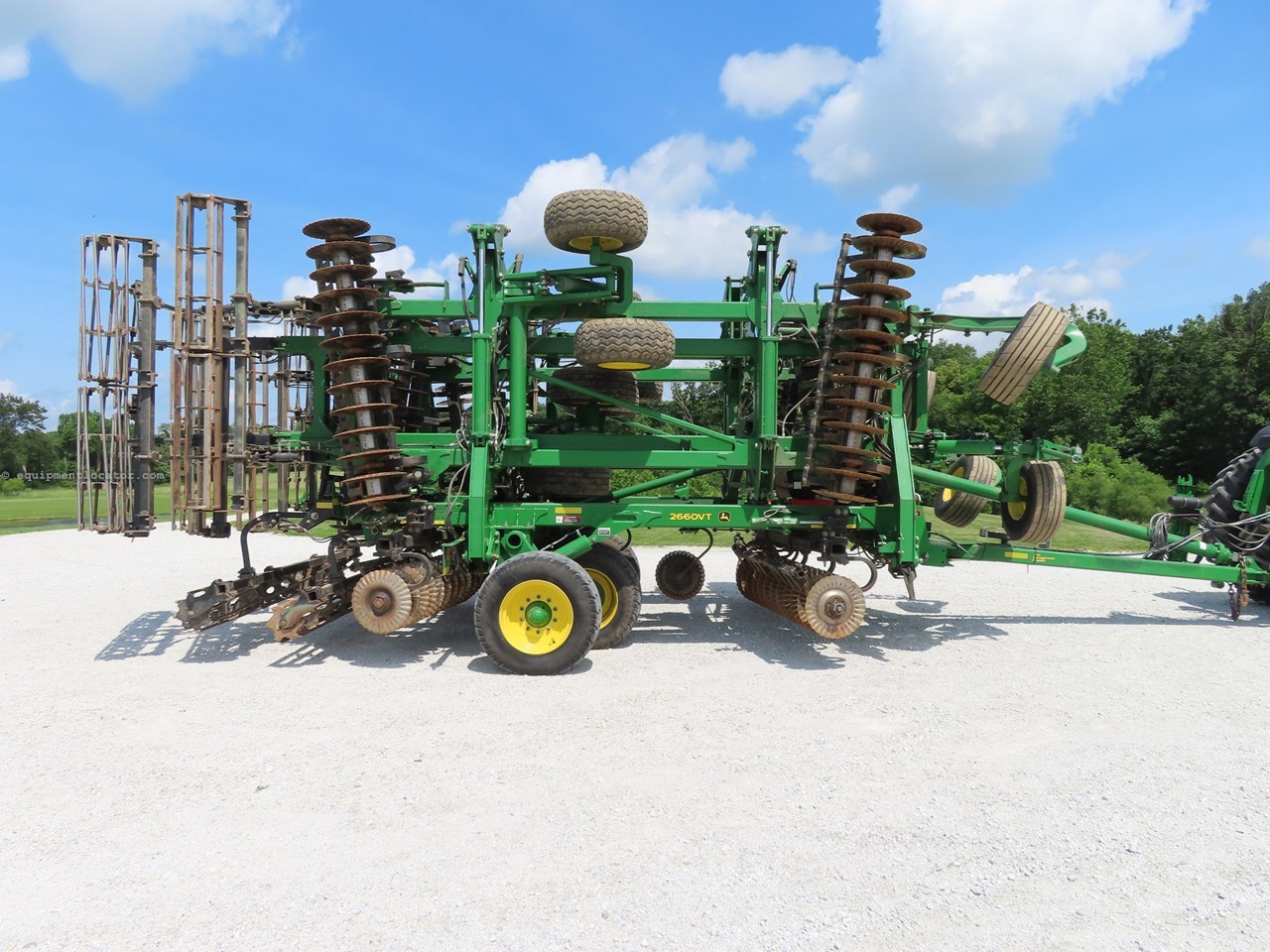 2021 John Deere 2660VT Image 4