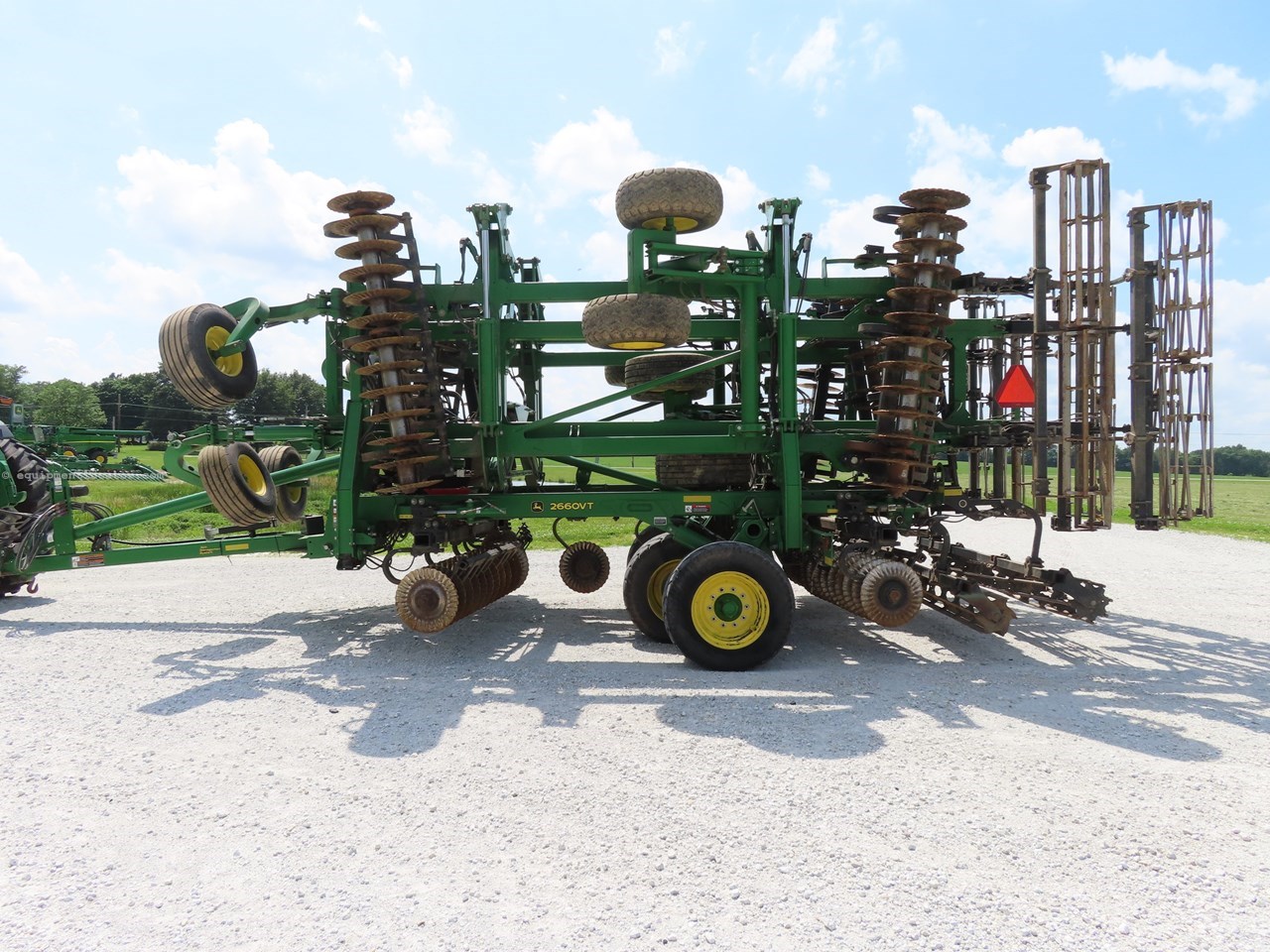 2021 John Deere 2660VT Image 8