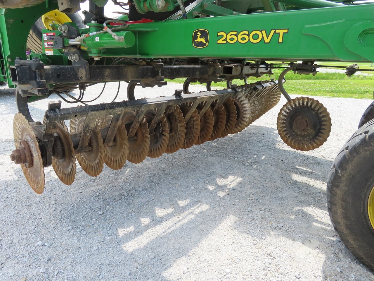 2021 John Deere 2660VT Image 14