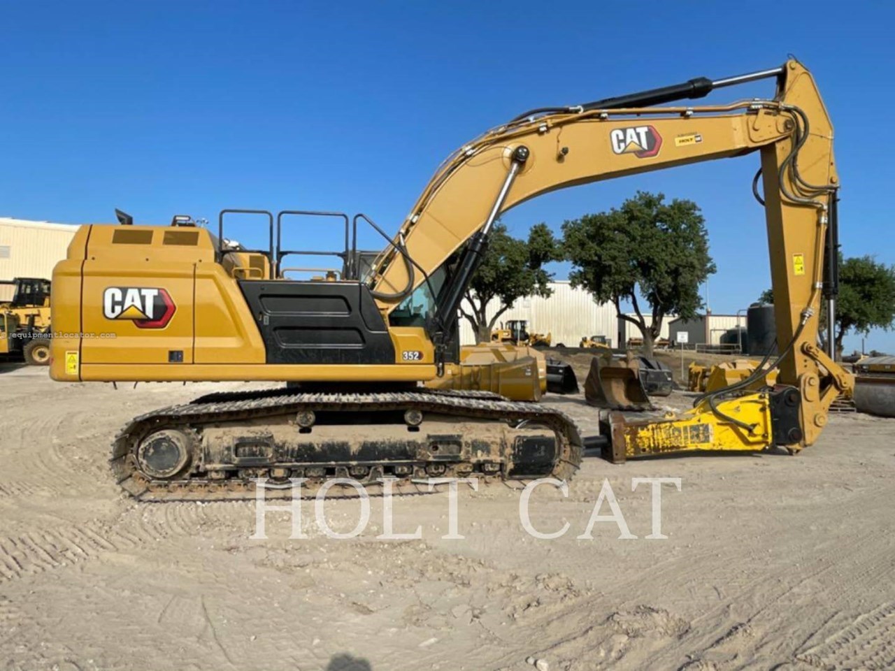 2023 Caterpillar 352 12 TC Image 2