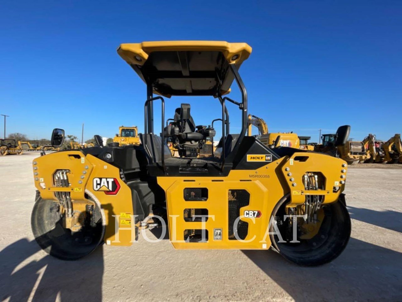 2023 Caterpillar CB7 Image 2