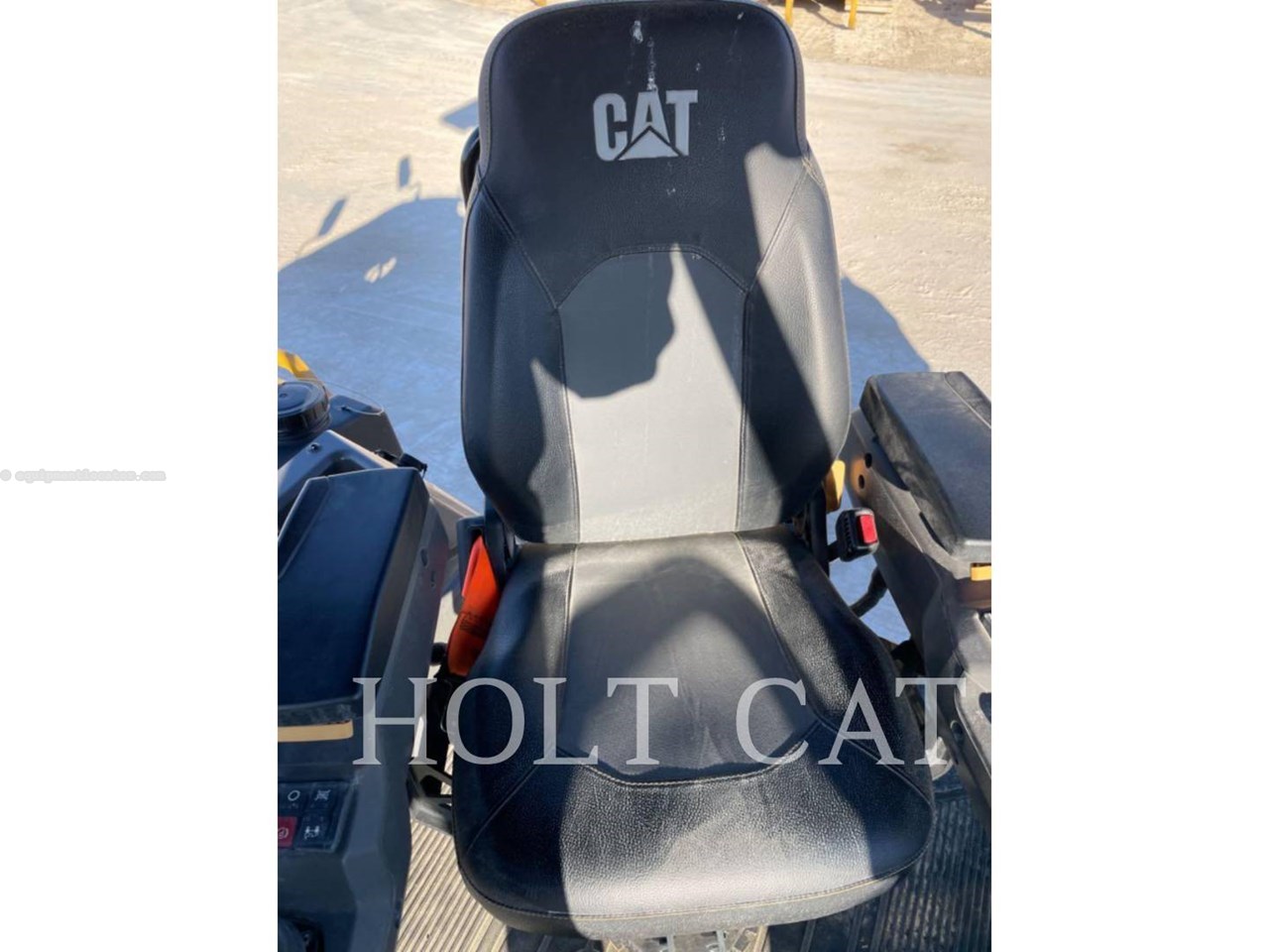 2023 Caterpillar CB7 Image 7