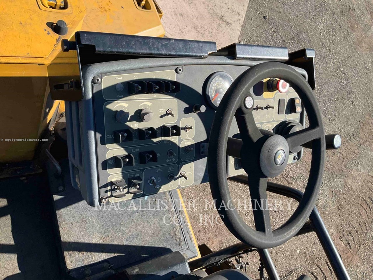 2011 Caterpillar AP500E Image 19