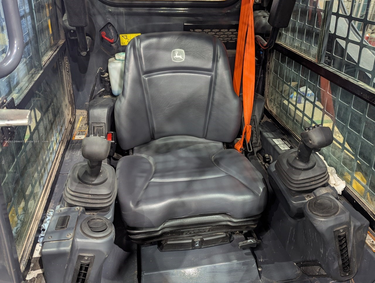 2023 John Deere 317G Image 5