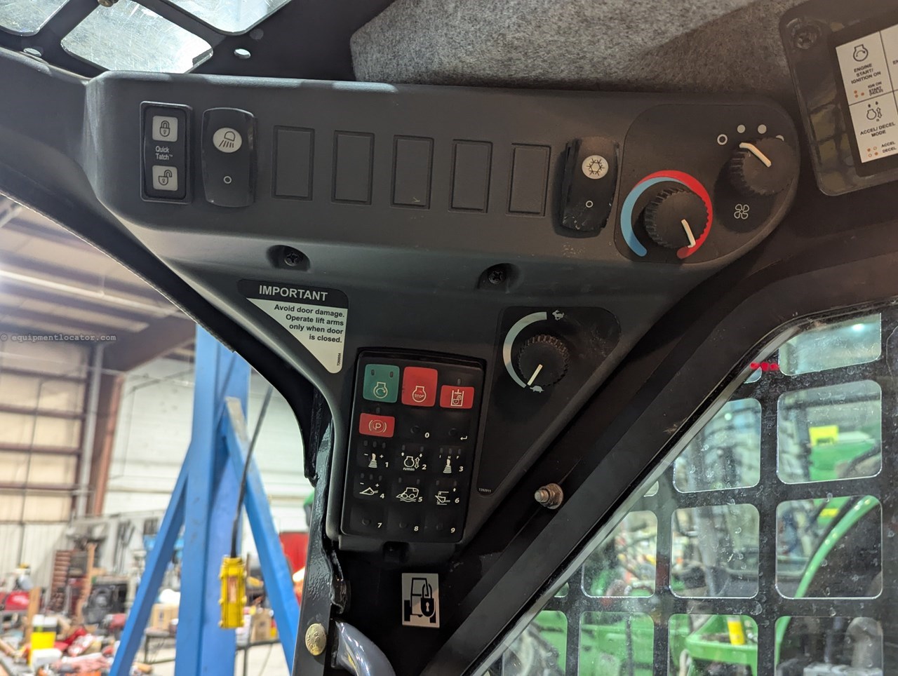 2023 John Deere 317G Image 9