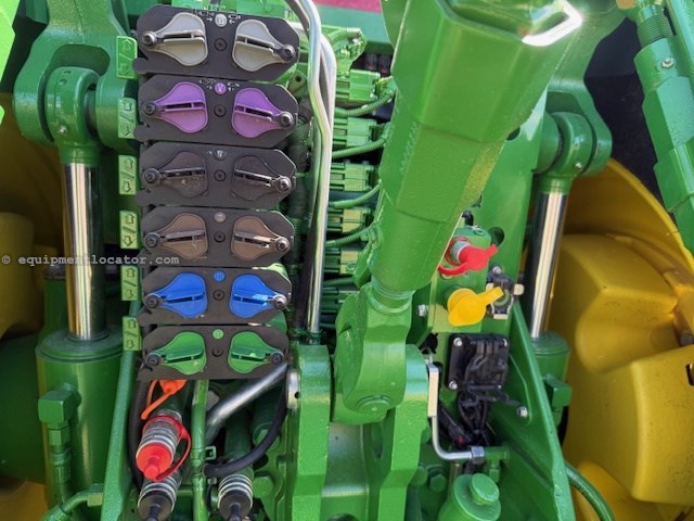2024 John Deere 8R 370 Image 8
