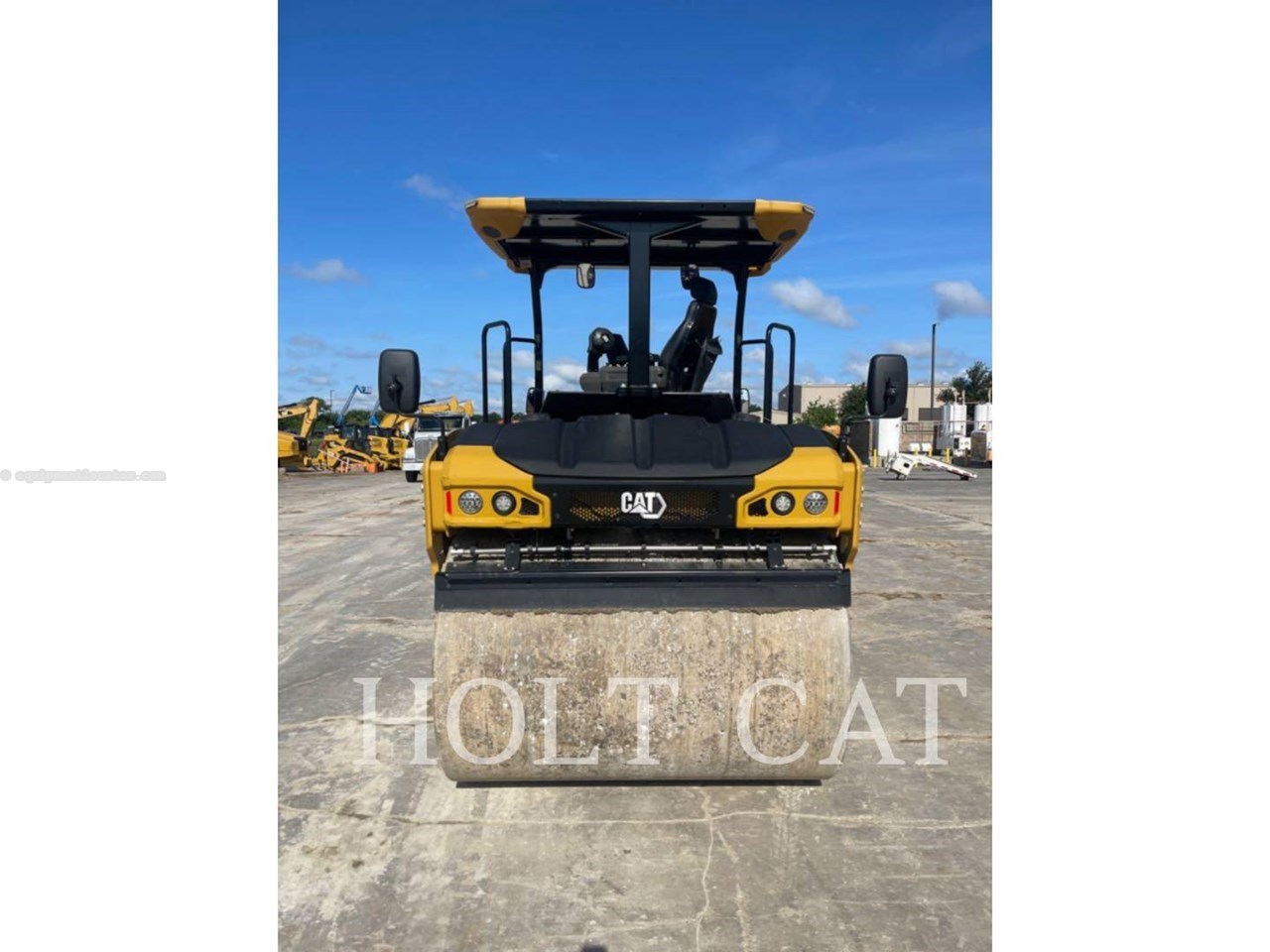2023 Caterpillar CB10 Image 3