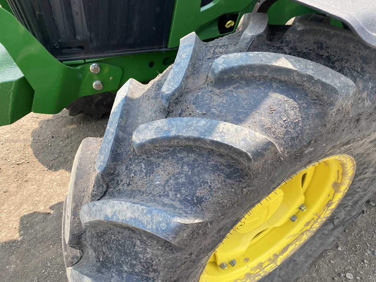 2024 John Deere 6110M Image 16