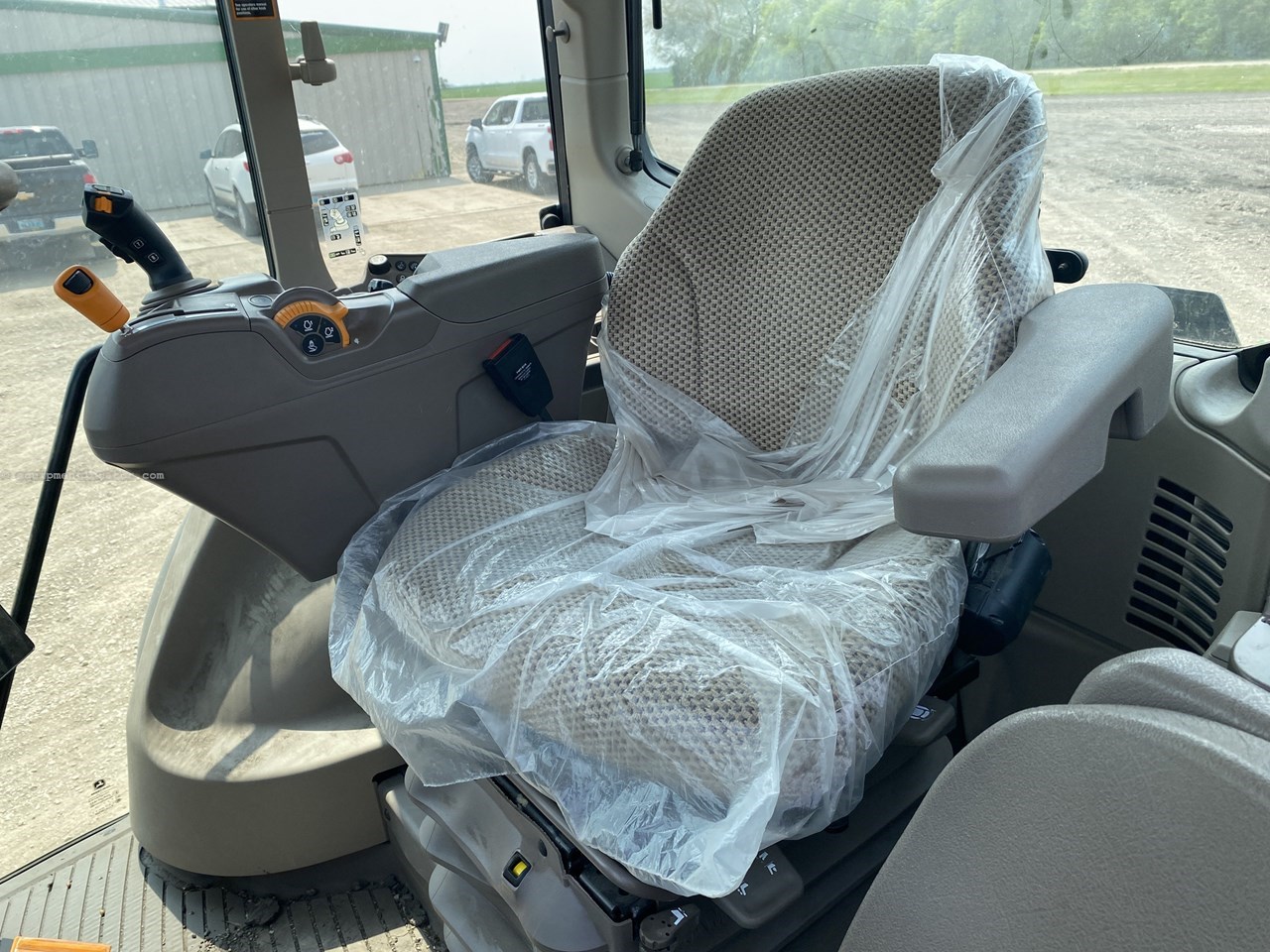 2024 John Deere 6110M Image 17