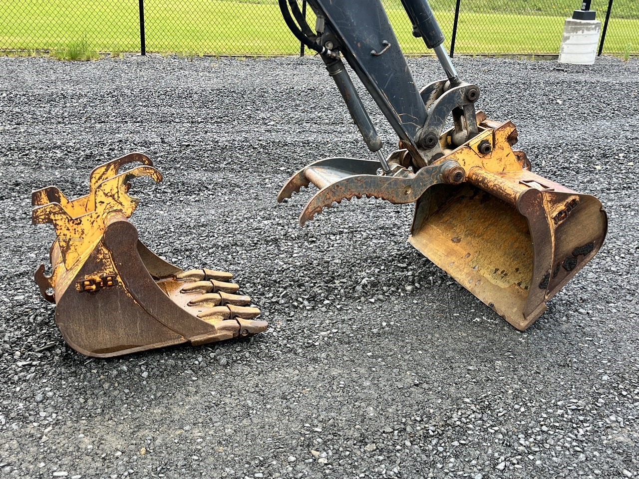 2018 John Deere 35G Image 12